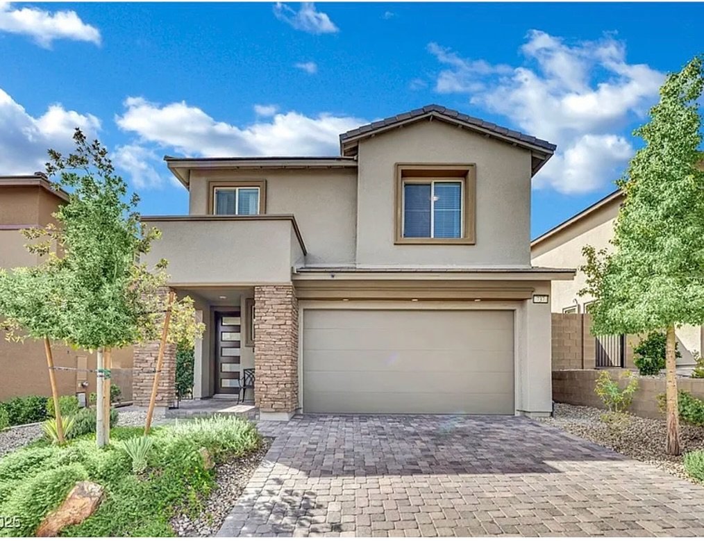 New Listing🎉
737 Foreign Reef WY, Las Vegas, NV  89138
Stunning Summerlin West home located on a premier sunset mountain view lot in the gated Stonebridge community. This modern neighborhood is walking distance of Summerlin&rsquo;s finest parks, sch