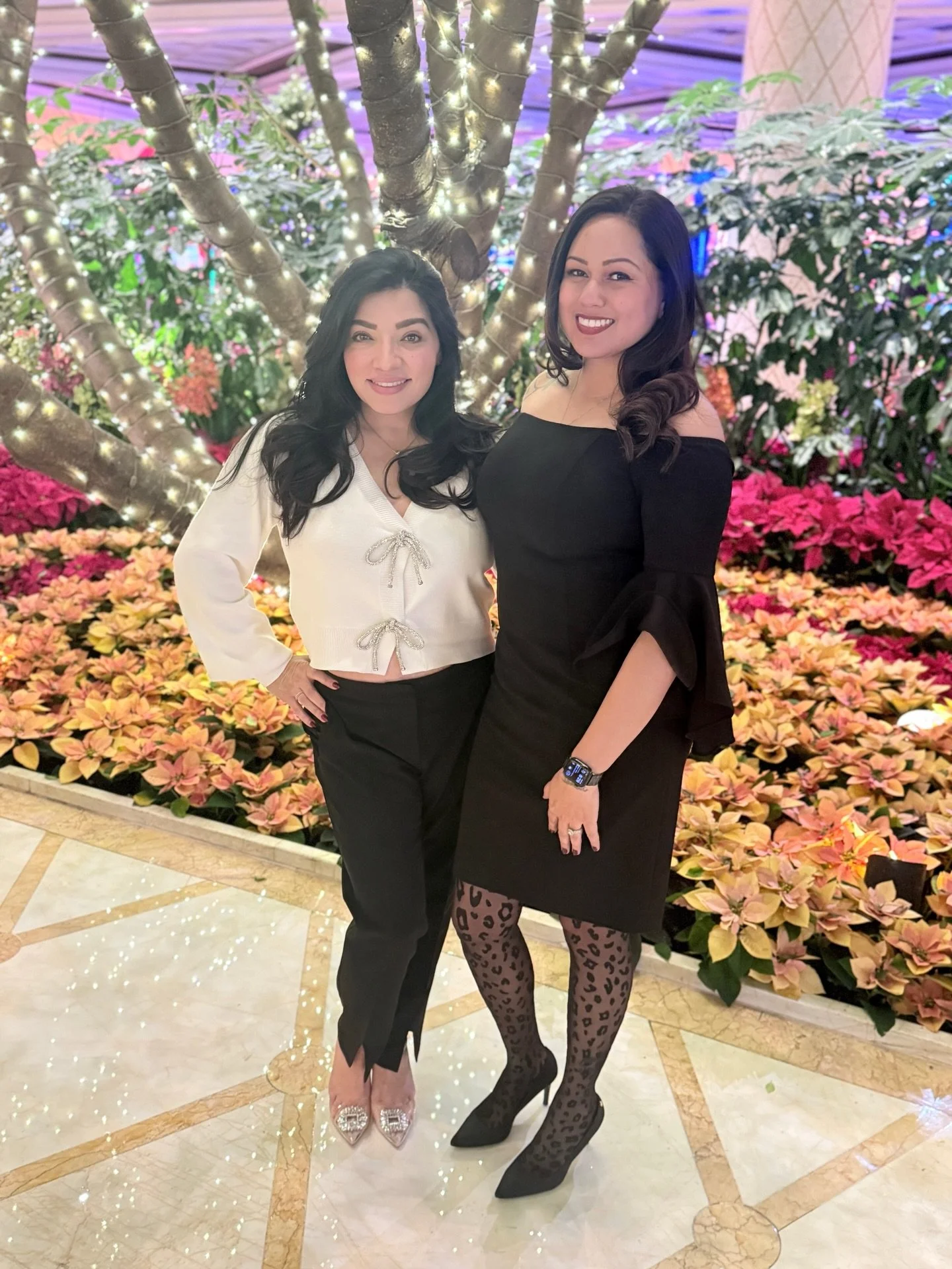 ✨ Christmas dinner with some of my favorites ✨
So grateful for Yvette and her husband making the trip into town. Moments like these remind me what the season is really about. ❤️🎄