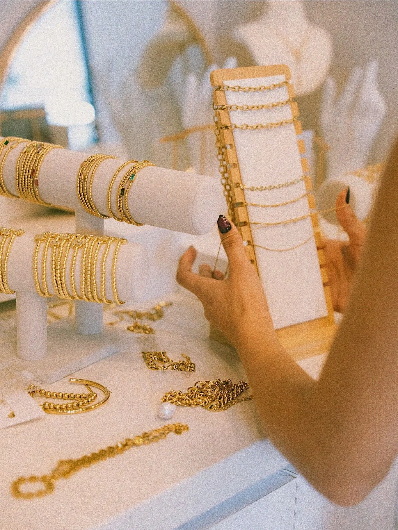 happy sunday.✨ 
visit gnr at casa yoga for all your golden jewelry needs.