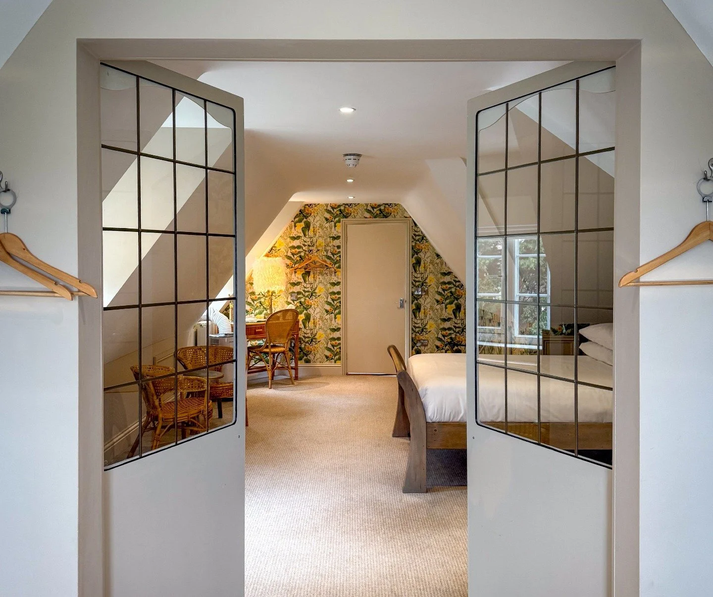 Space, style and sea views. 🌊
All the things a family getaway should have!

#WhitstableHotel #KentHotel #CoastalRetreat #FamilyHotel #FamilyTravel #KentLife #GardenOfEngland