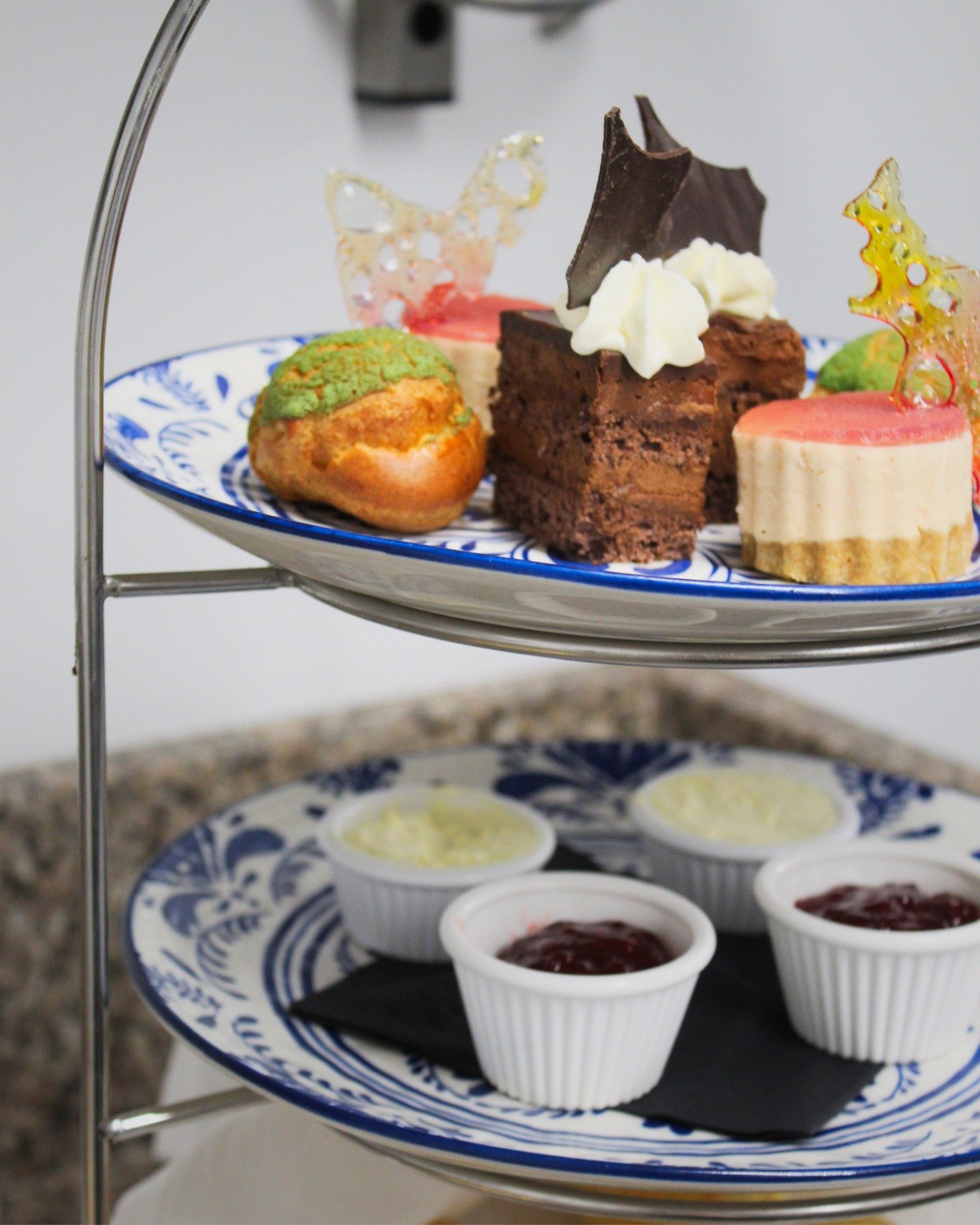 Ribbon sandwiches, Chorizo sausage rolls, Chocolate mousse cake 🍰. 
Need we say more? Book afternoon tea via the link in bio and enjoy our *NEW* Spring menu!

#AfternoonTea #CrescentTurner #Whitstable #Kent #AfternoonTeaTime #VisitKent #KentEats #Tr