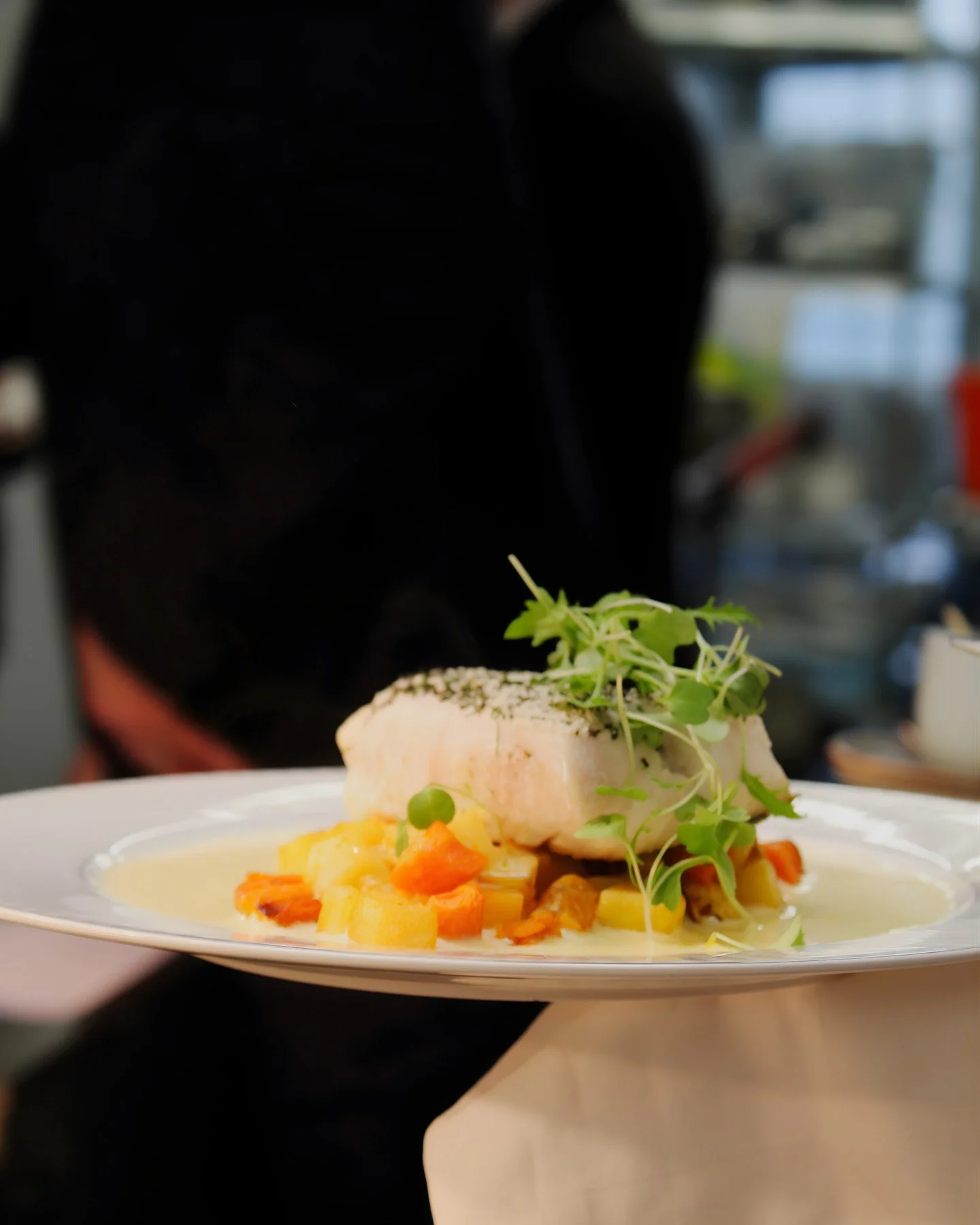 A proper main course. 🍽️
Best enjoyed with a glass of something cold. 🥂

#propercooking #seasonalfood #diningdonewell #foodworthsharing #classicflavours #kentfood #eatslocal #goodfoodguide #simpledonewell #foodieuk