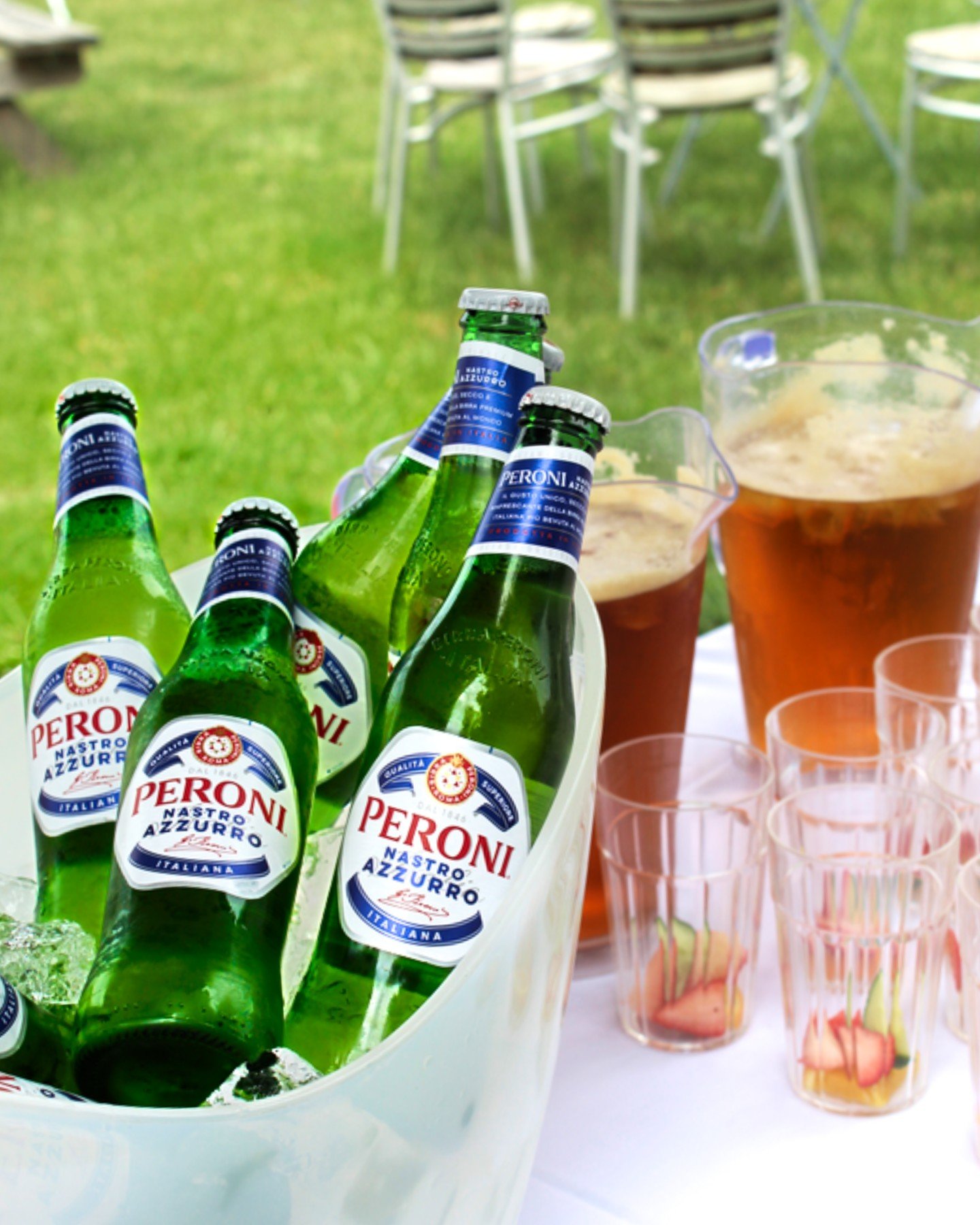 The ceremony&rsquo;s done, dinner&rsquo;s on the way&hellip; what are you reaching for? 🍺🥂

#WeddingDay #WeddingReception #CocktailHour #DrinksReception #WeddingInspiration #WeddingVenue #WeddingPlanning #WeddingIdeas #JustMarried #WeddingGuests #S