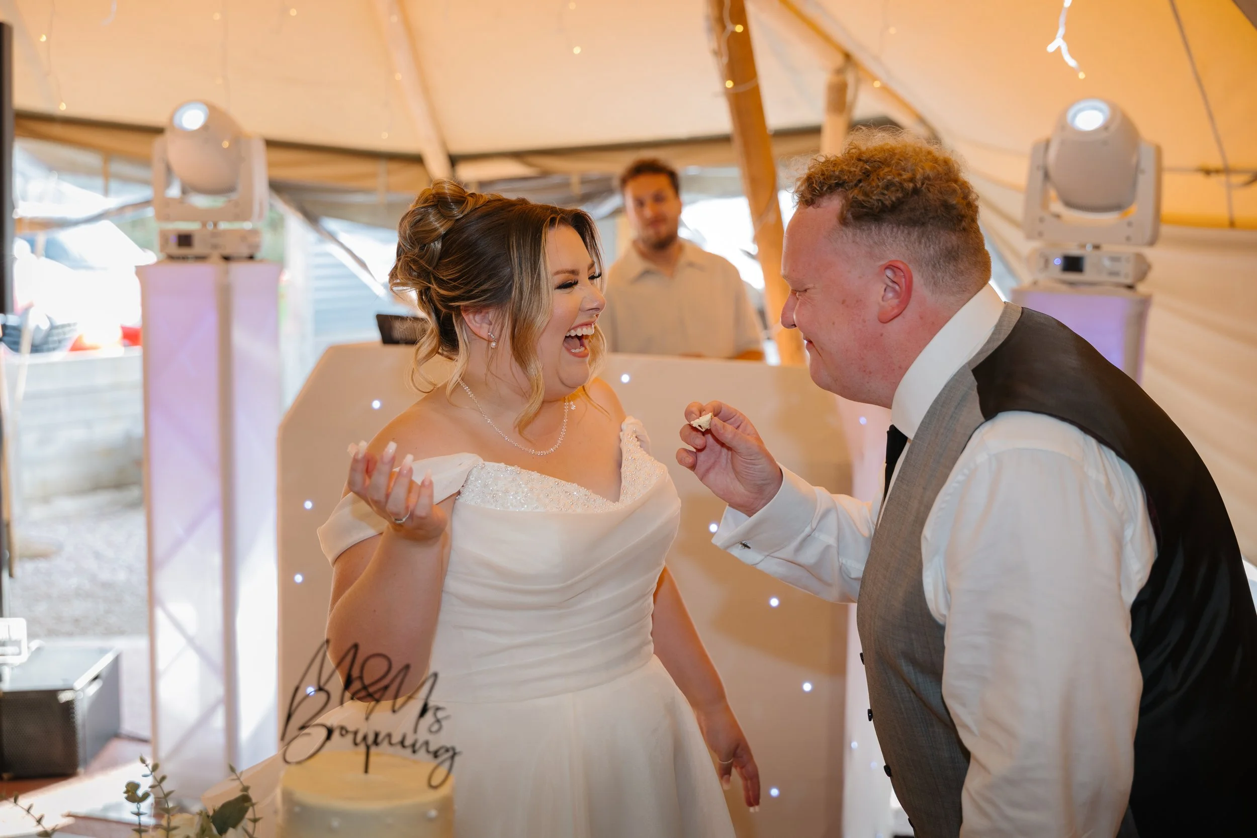 Hannah&Lewis-6059 copy.jpg