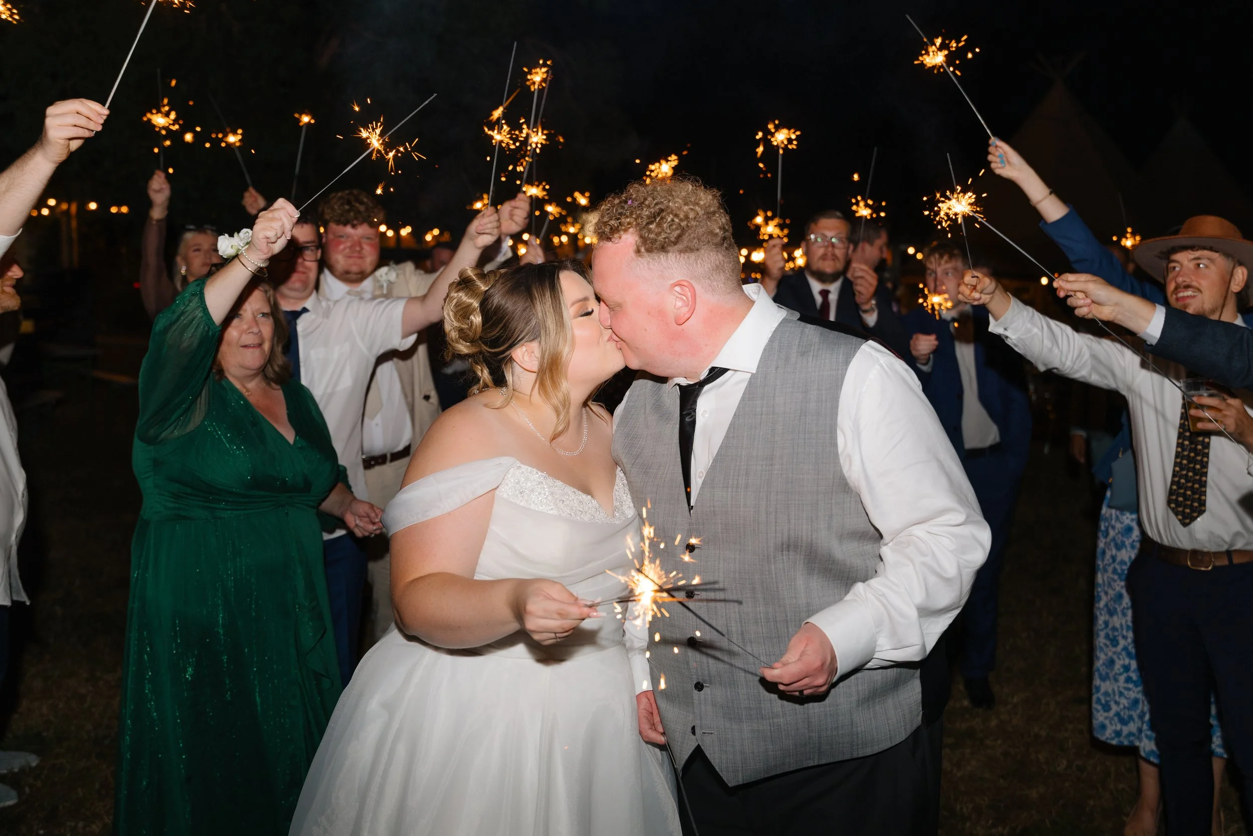 Hannah&Lewis-8722 copy.jpg