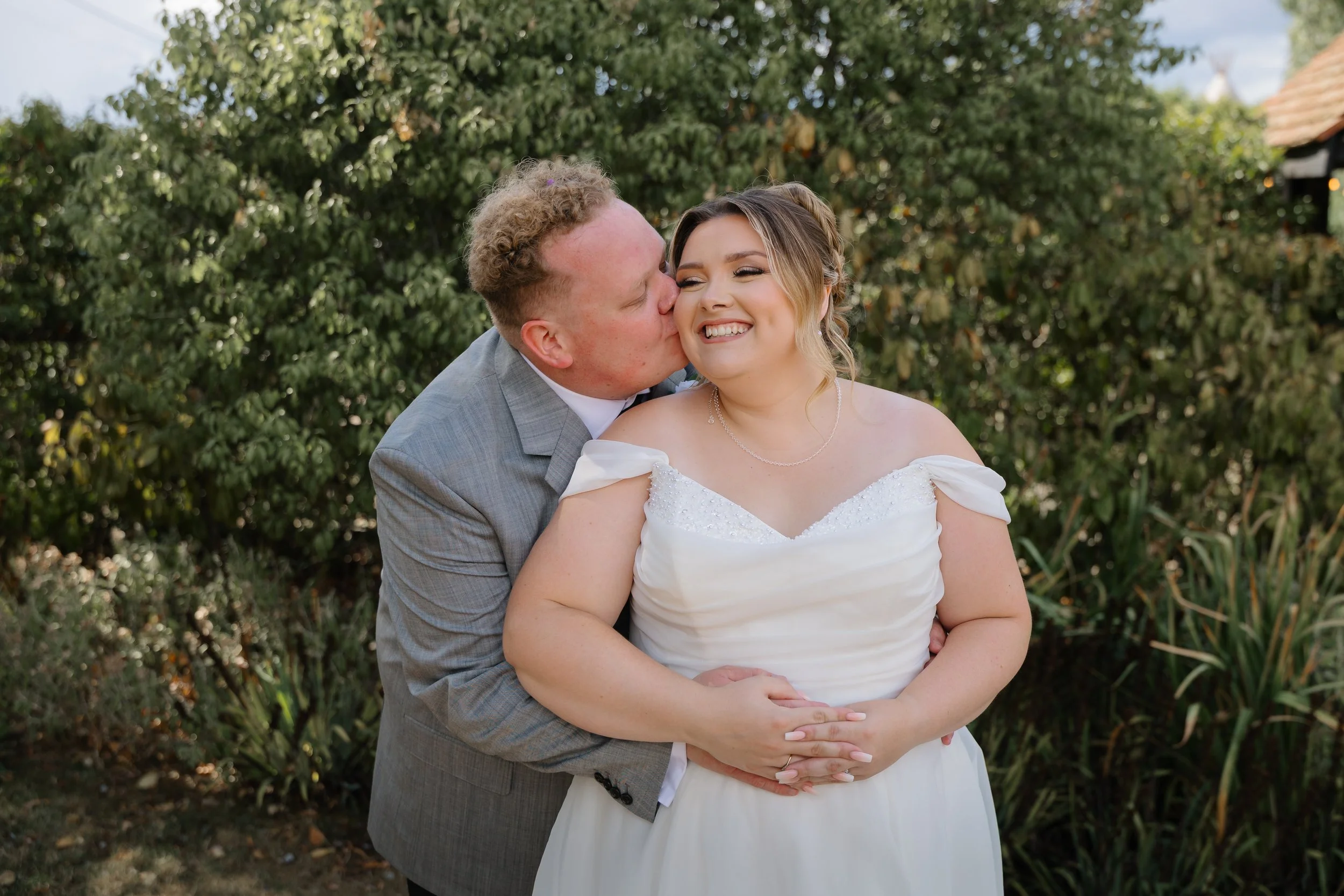 Hannah&Lewis-4960 copy.jpg