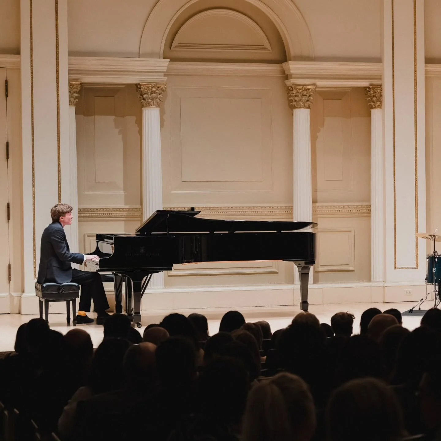 Hope everyone had a great summer! Here are some of my favorite live moments from mine. Most featuring my band @thethirdrailsnyc , maybe check us out??? 
Happy Autumn!

​#LiveMusic #nyc #TheThirdRails #CarnegieHall #piano #Vocalist #nycmusicscene #ban