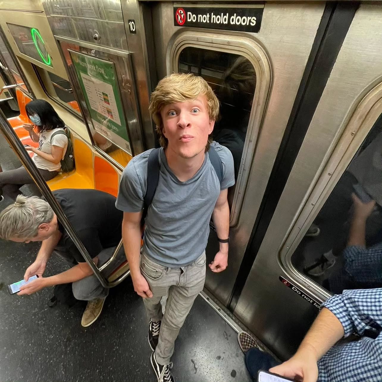 Hellooooo👋🏻 I haven't posted in literal months so here's everything I've been up to condensed🔆 (because ik you all care sm😎 lmao)