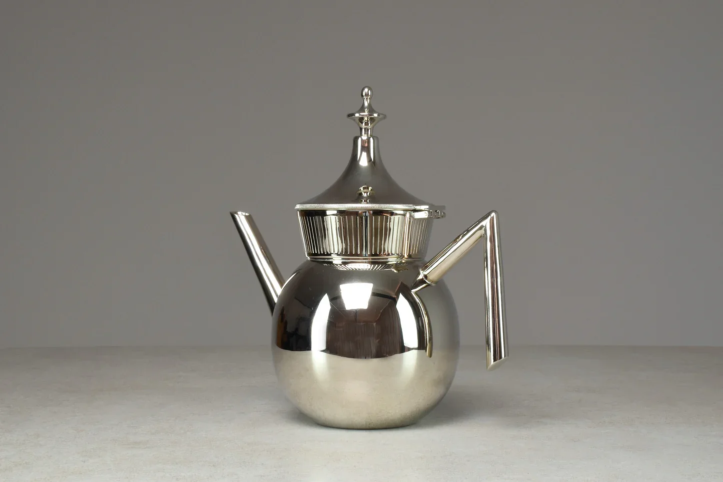 Almis-M_teapot_4.webp