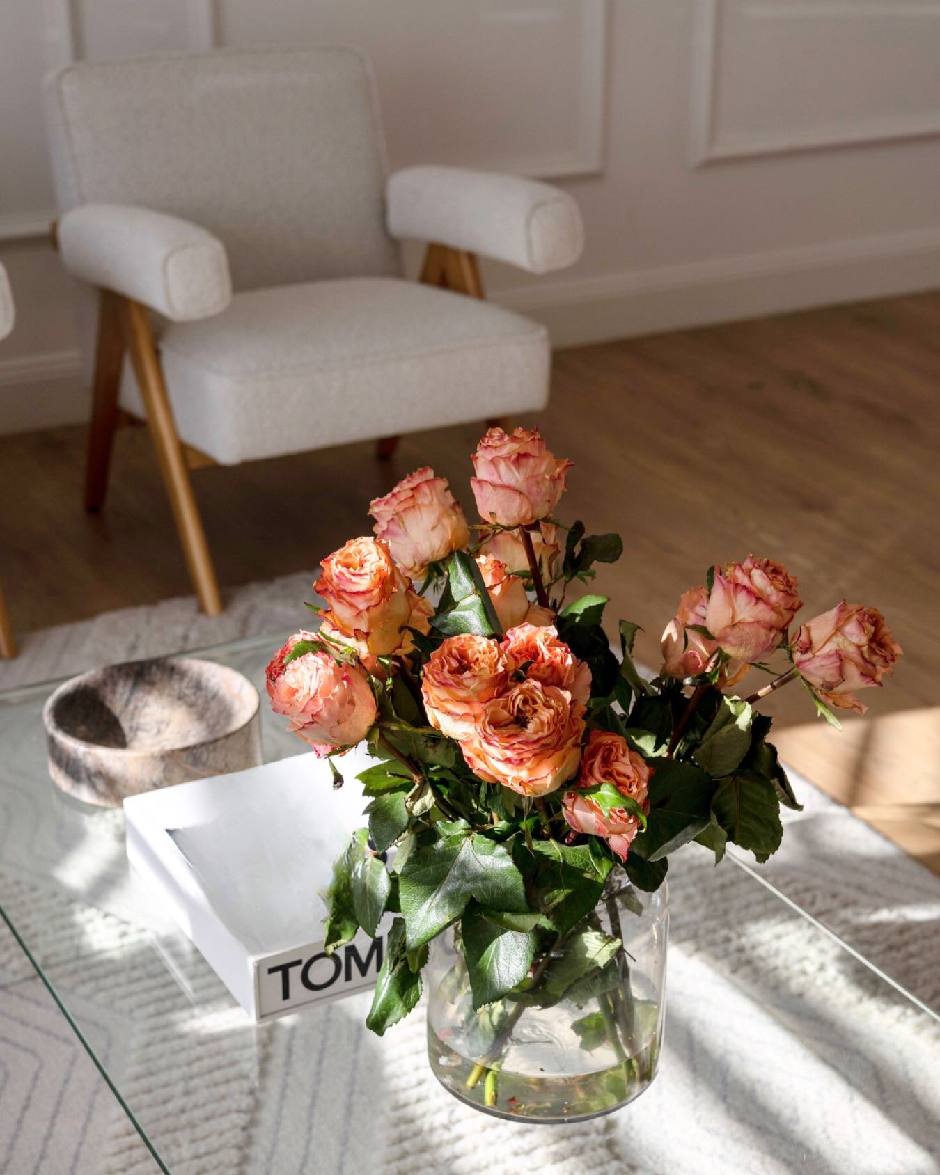 ✨To live is to feel&hellip; the sun, a laugh, a breath, the deepest of love, the joy of now &mdash; and the scent of roses ❤️

#quantumhealing #thebeautyofliving #roselineage #homefeeling #divinewisdom #moments