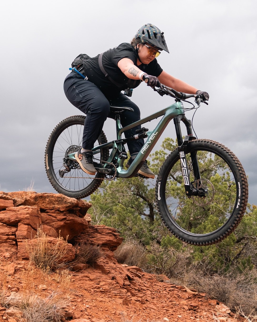 Sunday service looks a little different now. π€ͺ
Baptized by berms aboard the all-new @revelbikes Ritual.
Dirt is the doctrine. π€
πΈ @jacob.lepori