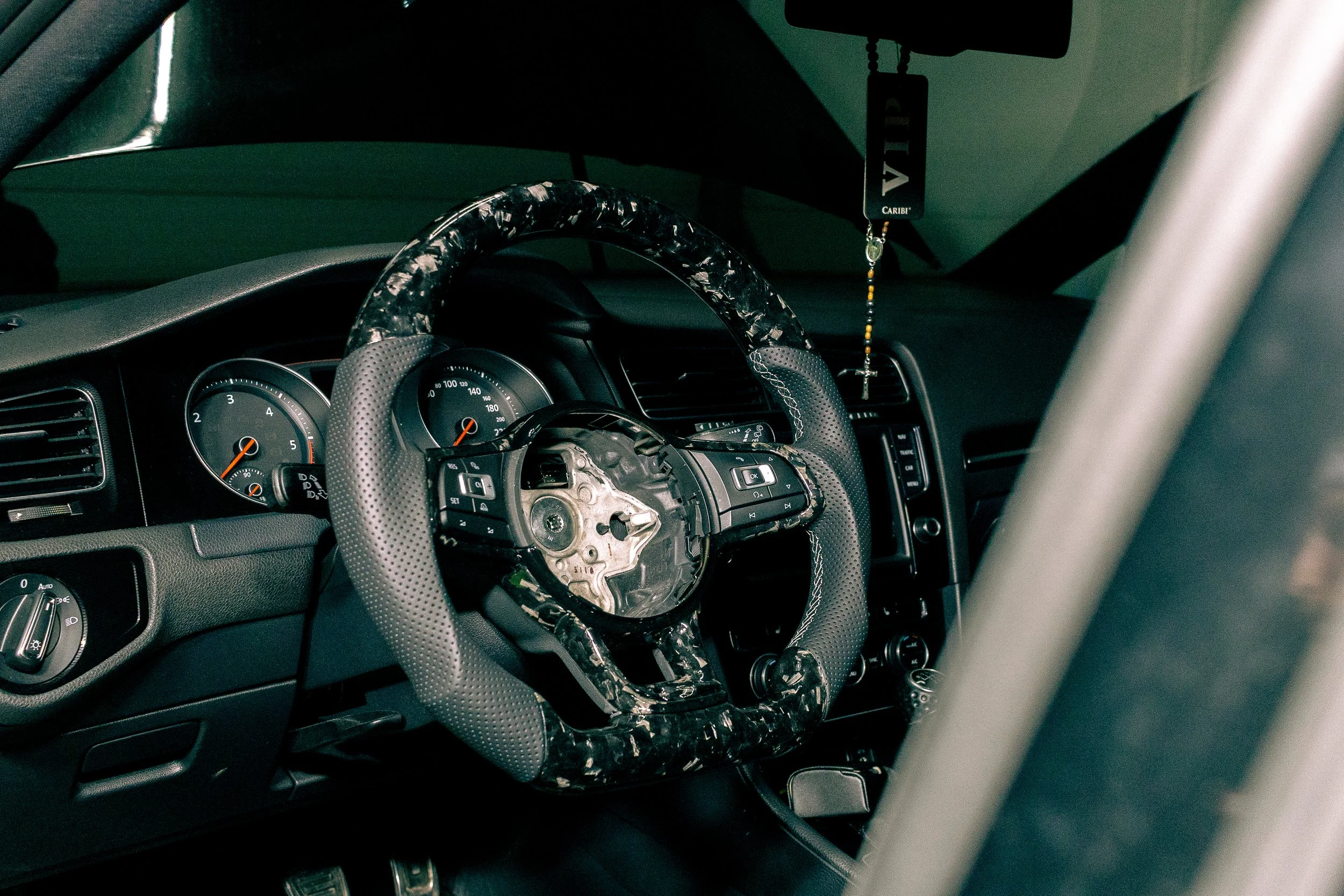 Iz radionice - ugradnja carbon volana