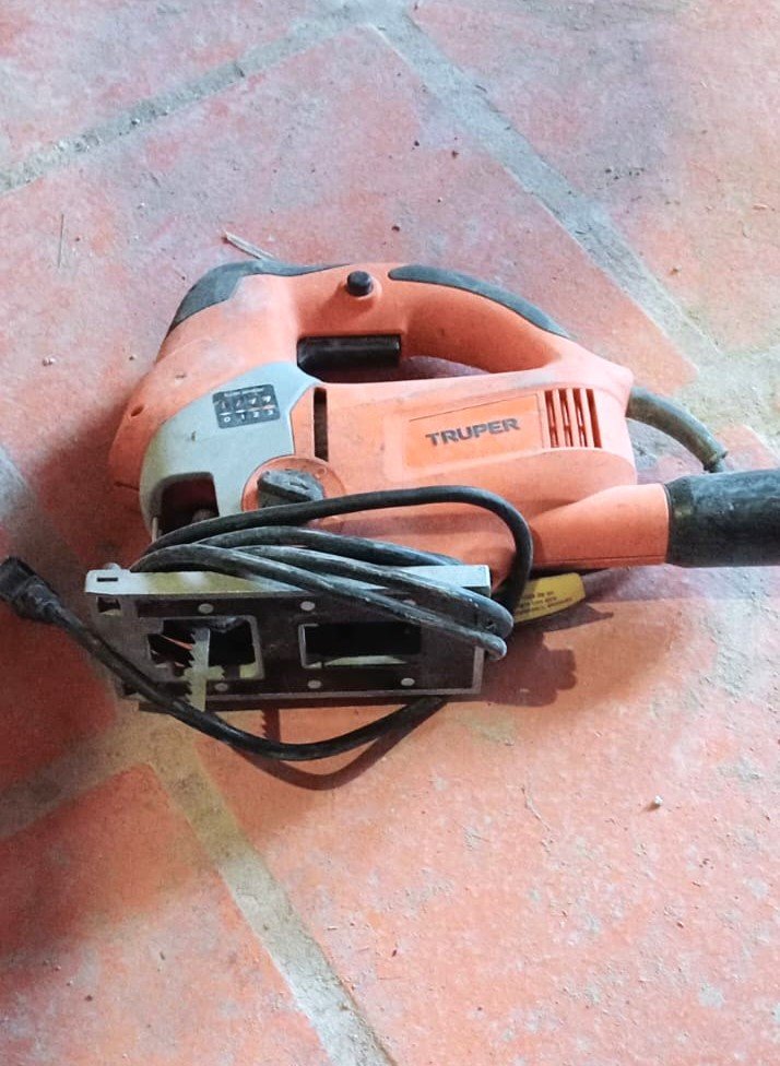 SIERRA CALADORA PROFESIONAL TRUPER CALA-A5 750W 120 V. 0 LUZ.jpeg