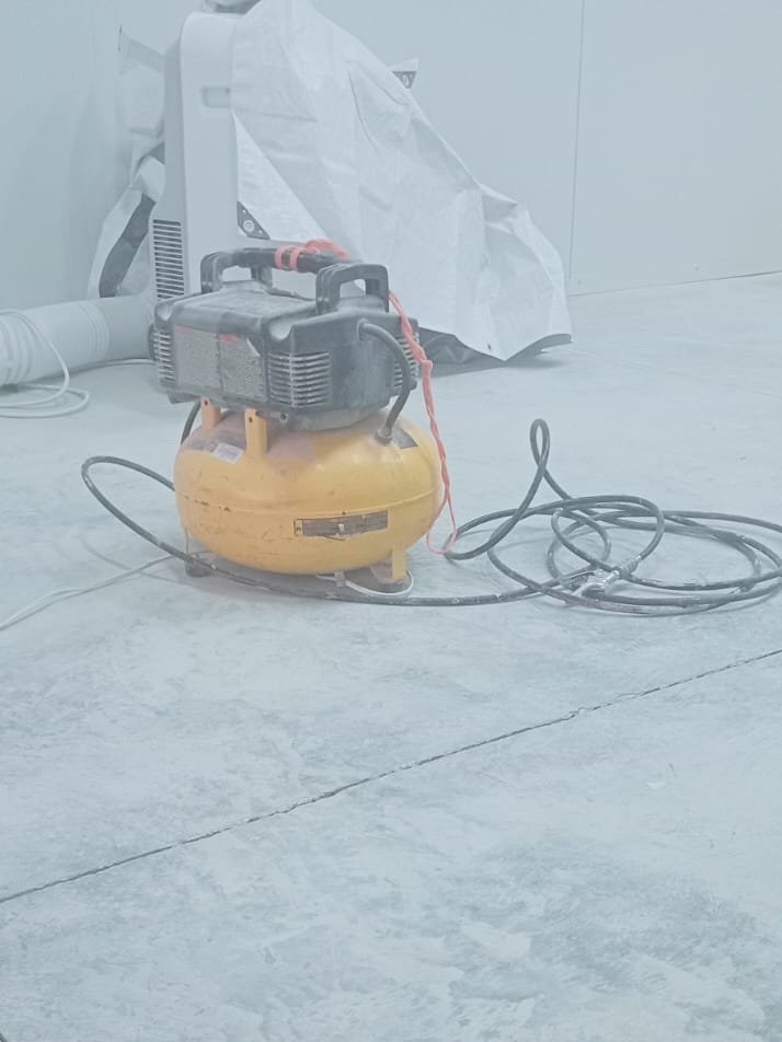 COMPRESOR+DE+AIRE+DEWALT+0.jpg