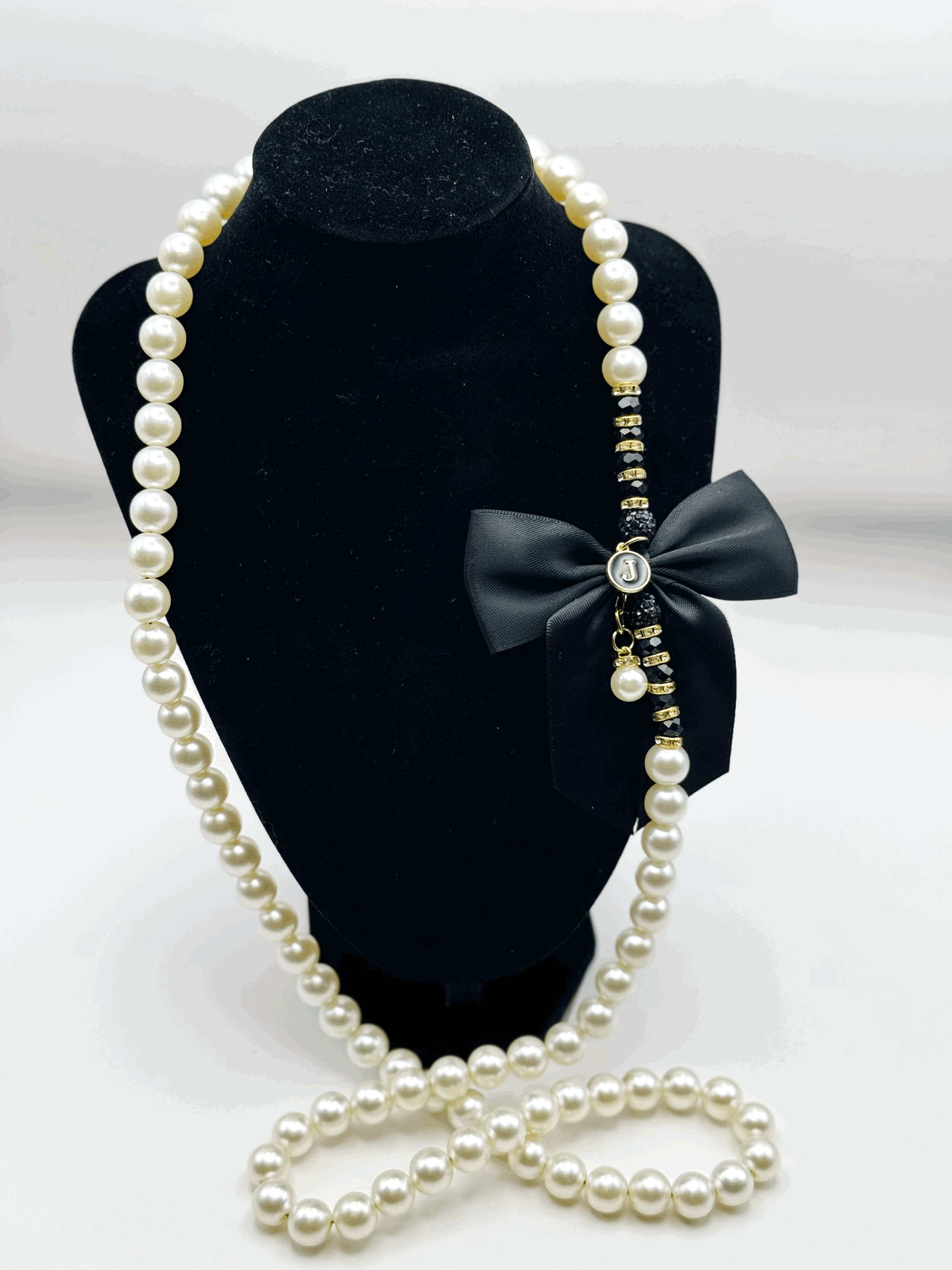 JL Signature Piece Pearl Necklace with Bow