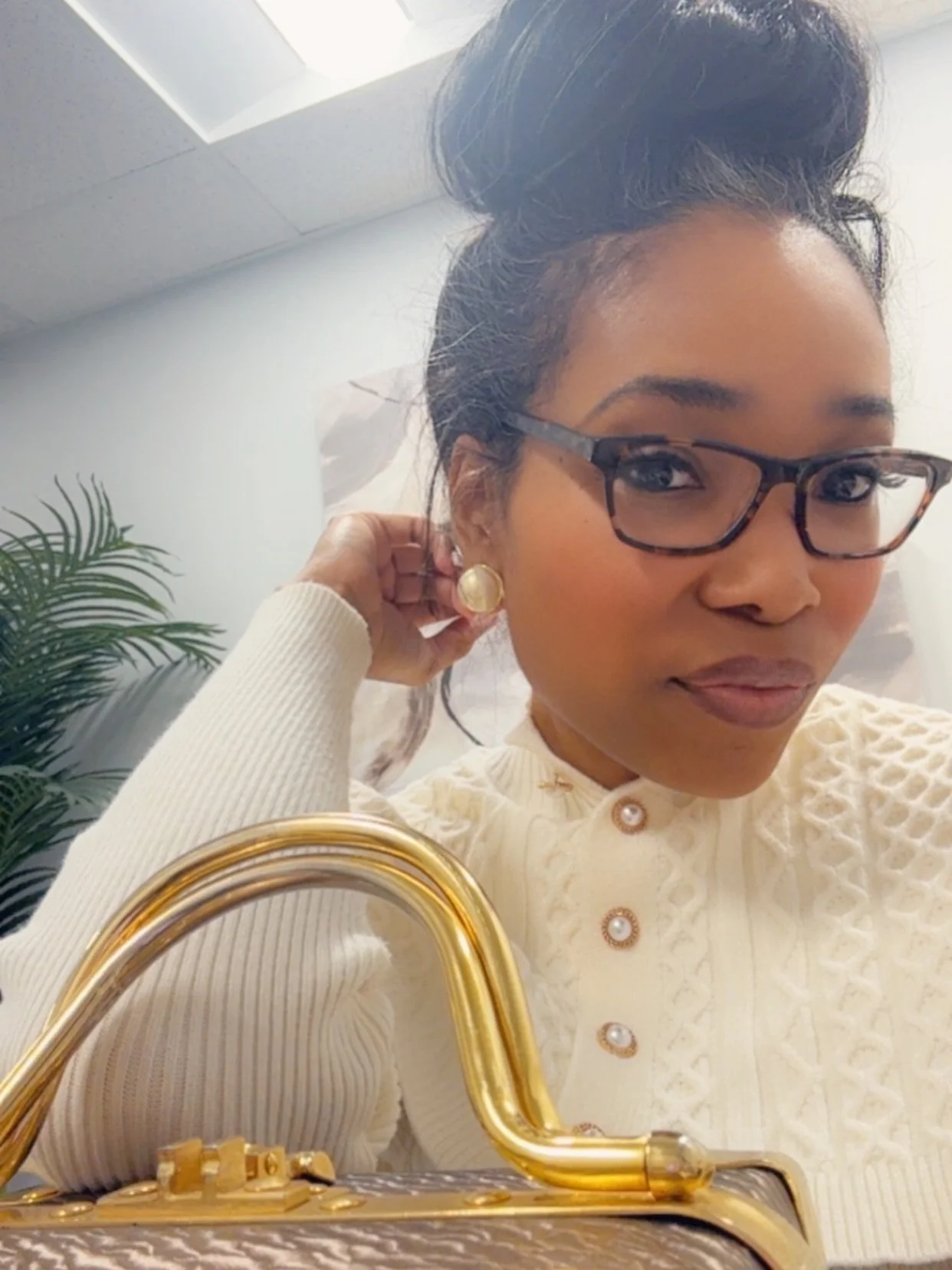 April | First and foremost, thank You God. 🫶 
#joyleanne #helloApril #fyp #newmonth #explorepage✨