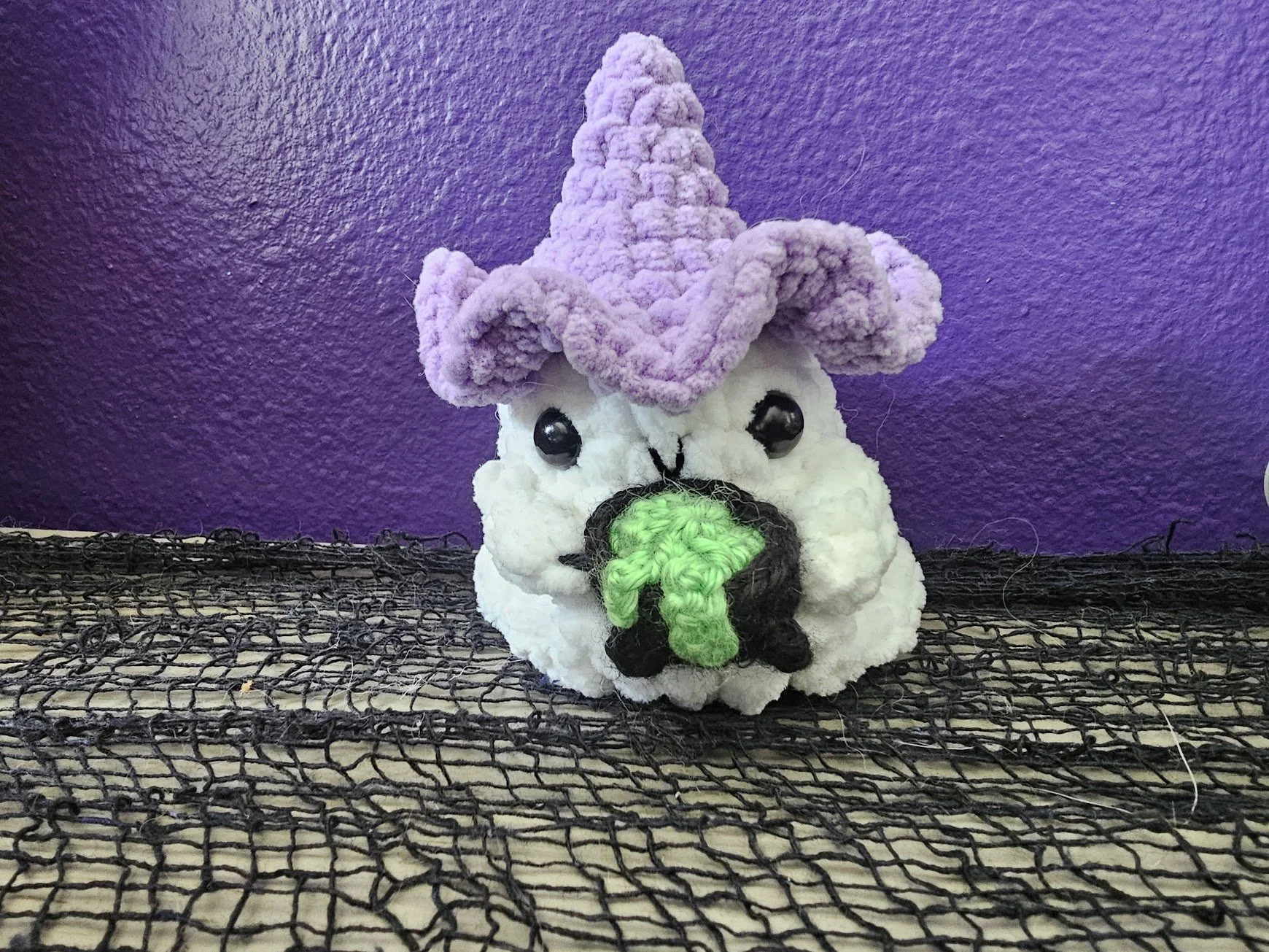 Ruffle witch hat.jpg