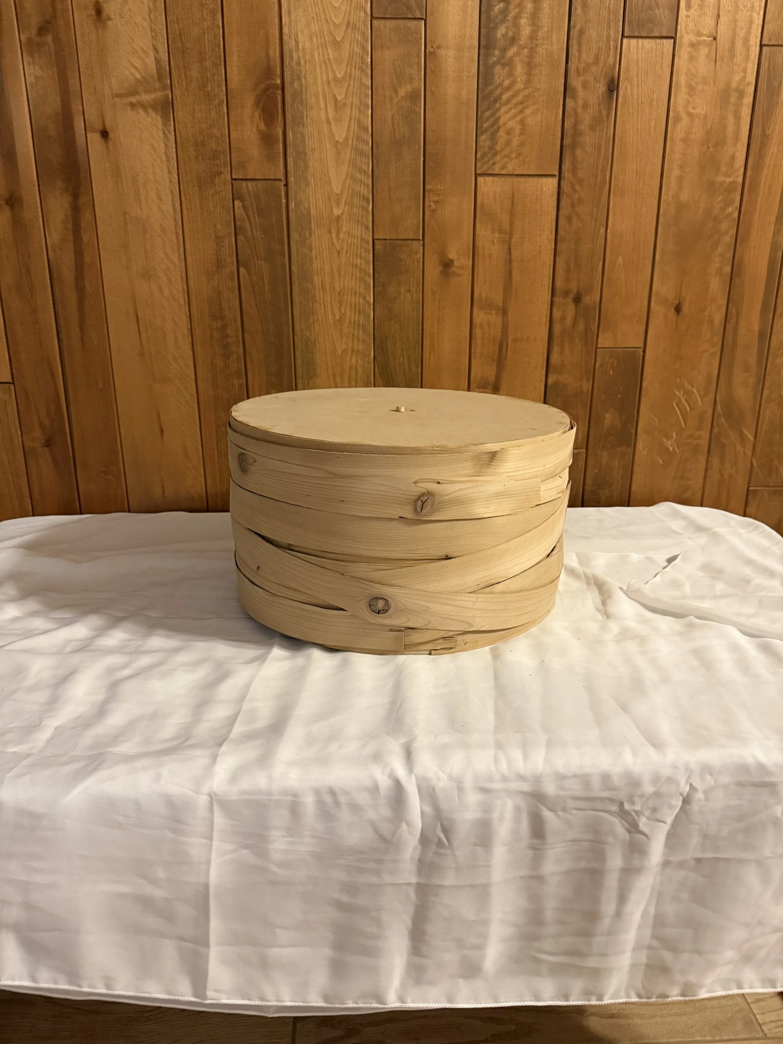 Cake stand (16" diameter)