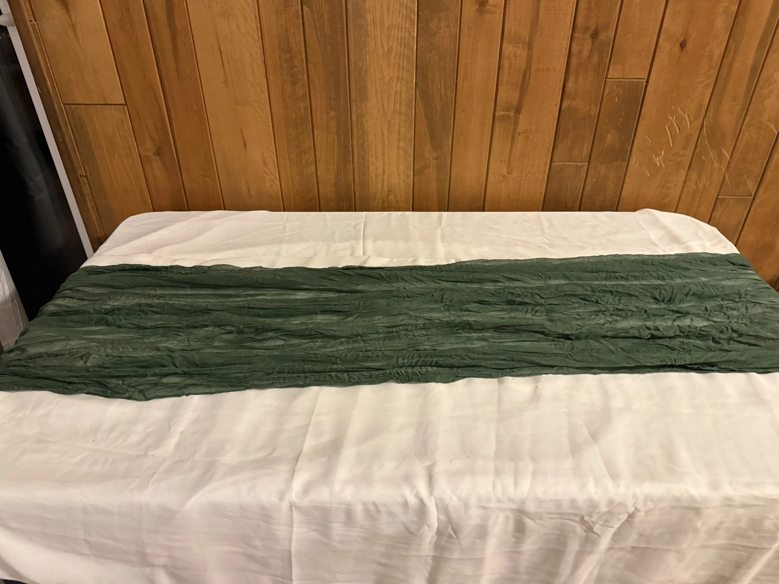 Table runners - evergreen (10' each)