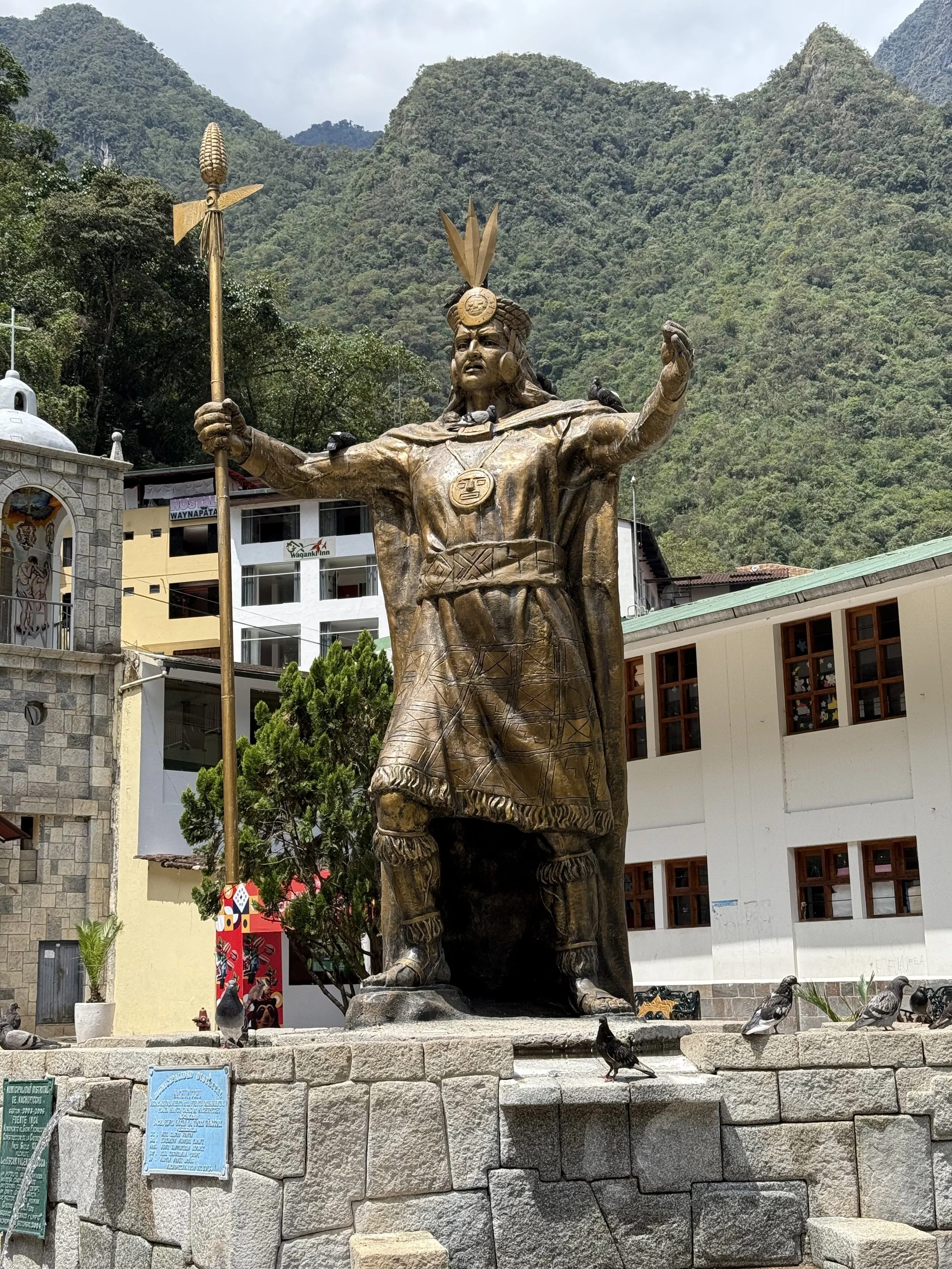 Inca Pachacutec statue