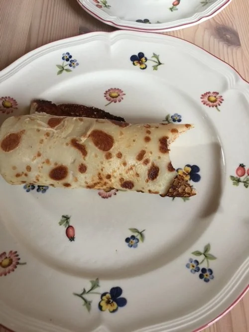 Melkekaker rolled up like a Lefse