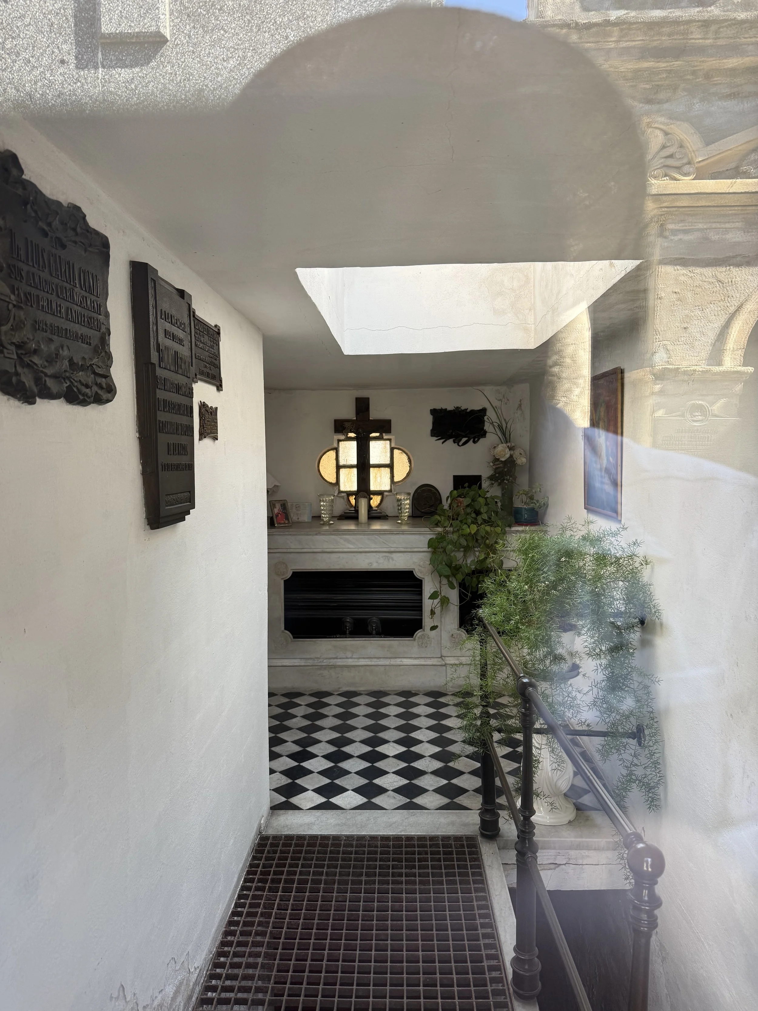 Some newer ones look like the interior of a home.