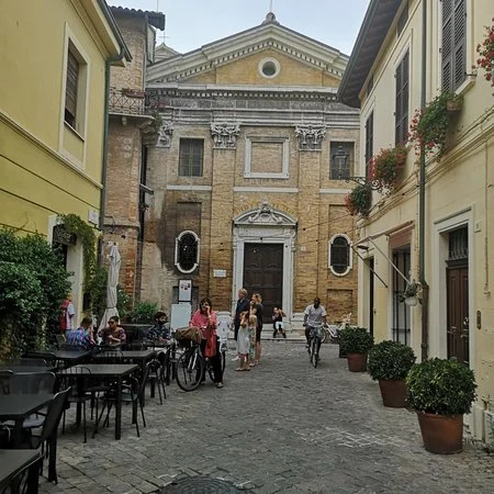 Entrance to Chiesa Della Croce