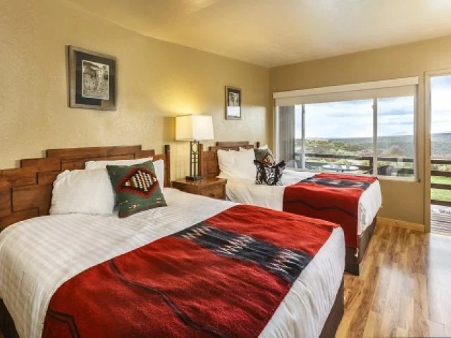 kiva-deluxe-view-room-1-king-or-2-doubles-or-2-queens-725298.jpg