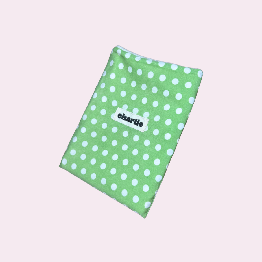 pochette-kindle-petit-livre-pois-vert-1.png