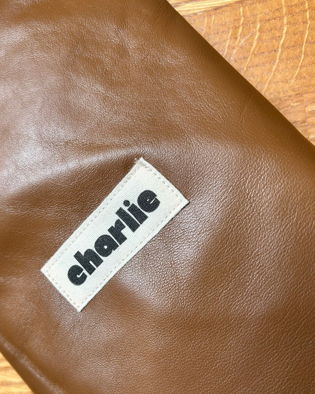 pochette-kindle-petit-livre-cuir-châtaigne-4.png