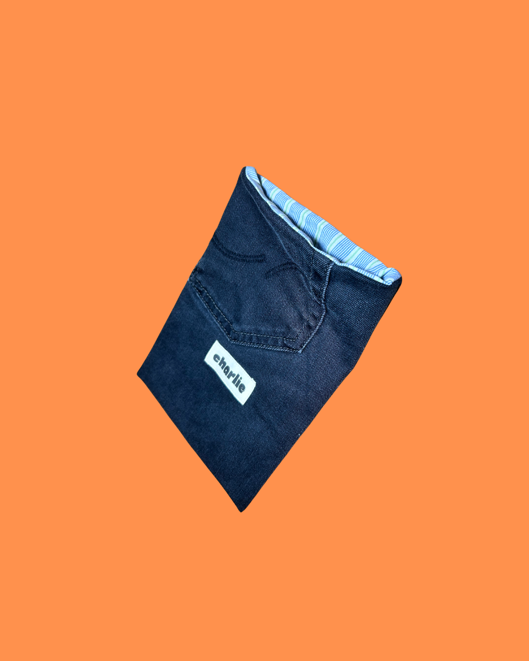 pochette-kindle-petit-livre-jeans-noir-1.png