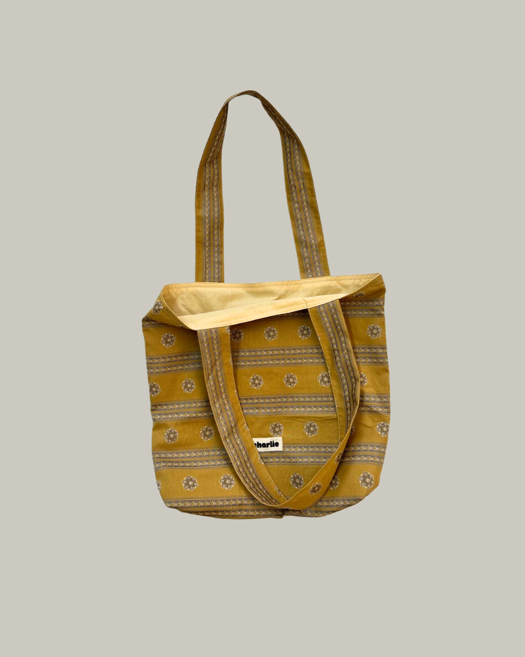 Le Tote-sac-réversible-doré-1.png