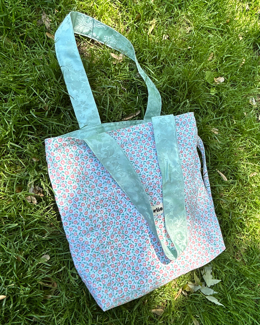 Le Tote-sac-réversible-turquoise-3.png