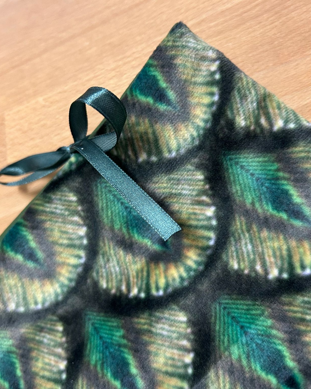 pochette-à-livre-coquette-velours tropical-4.png