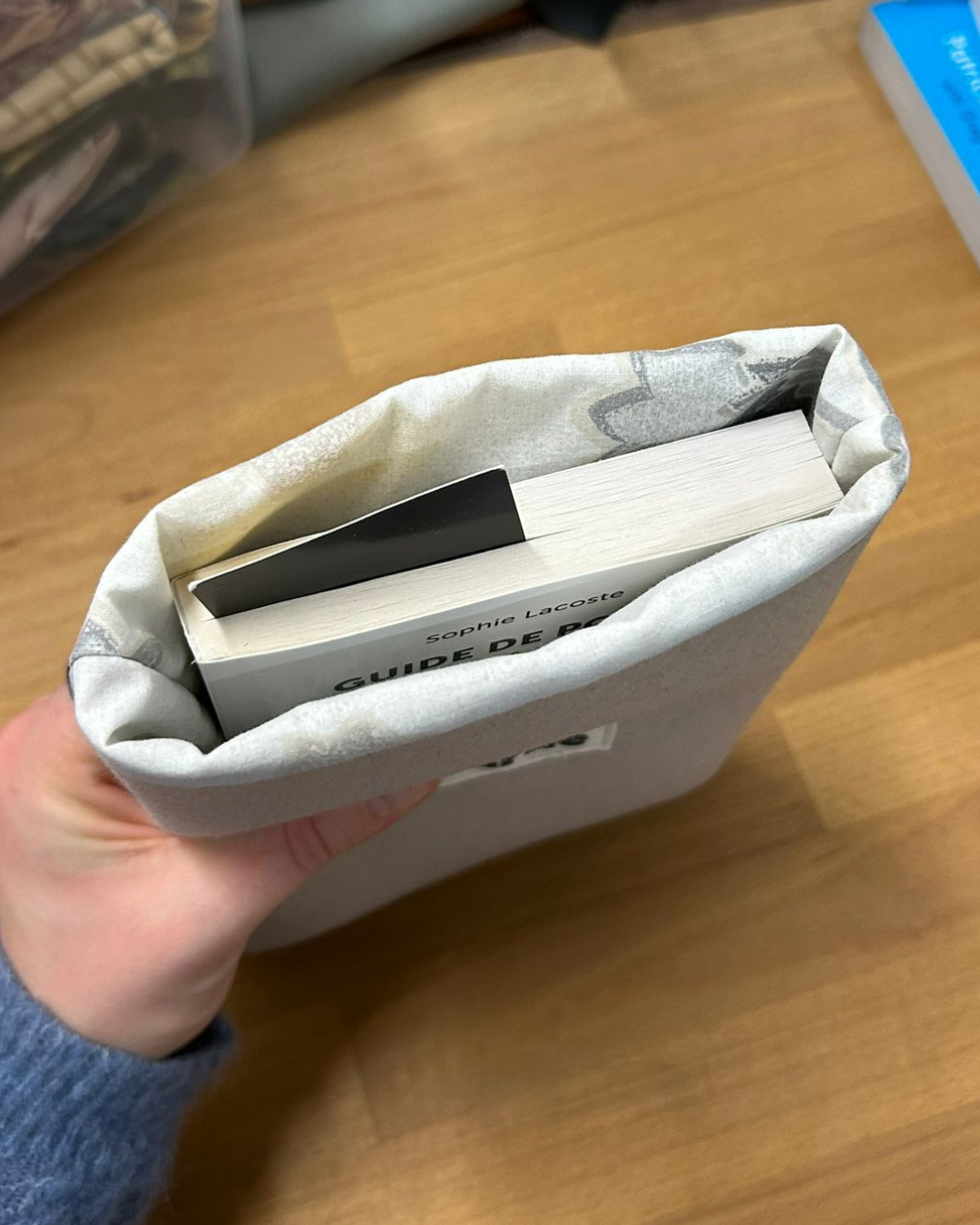 pochette-kindle-petit-livre-beige-2 (2).png