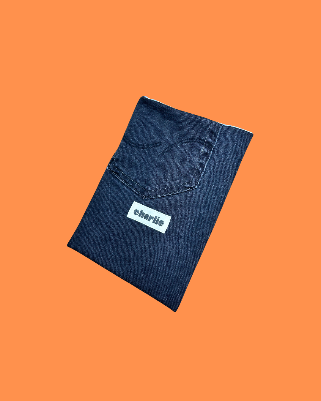 pochette-kindle-petit-livre-jeans-noir-2.png
