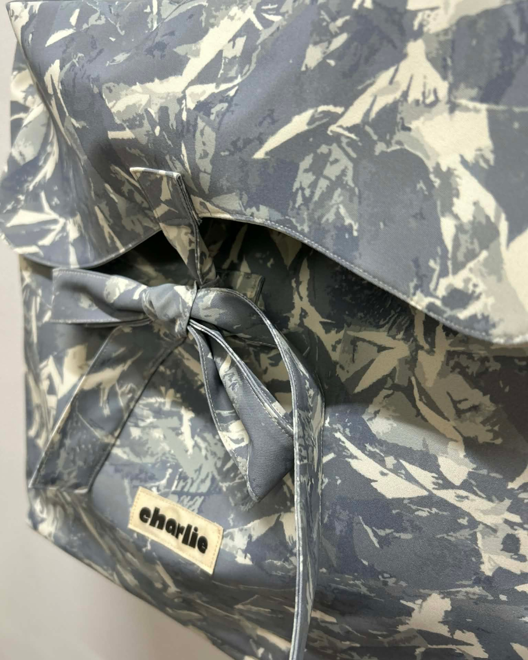 audacieux-sac-fermable-waterproof-marbre-gris-6.png