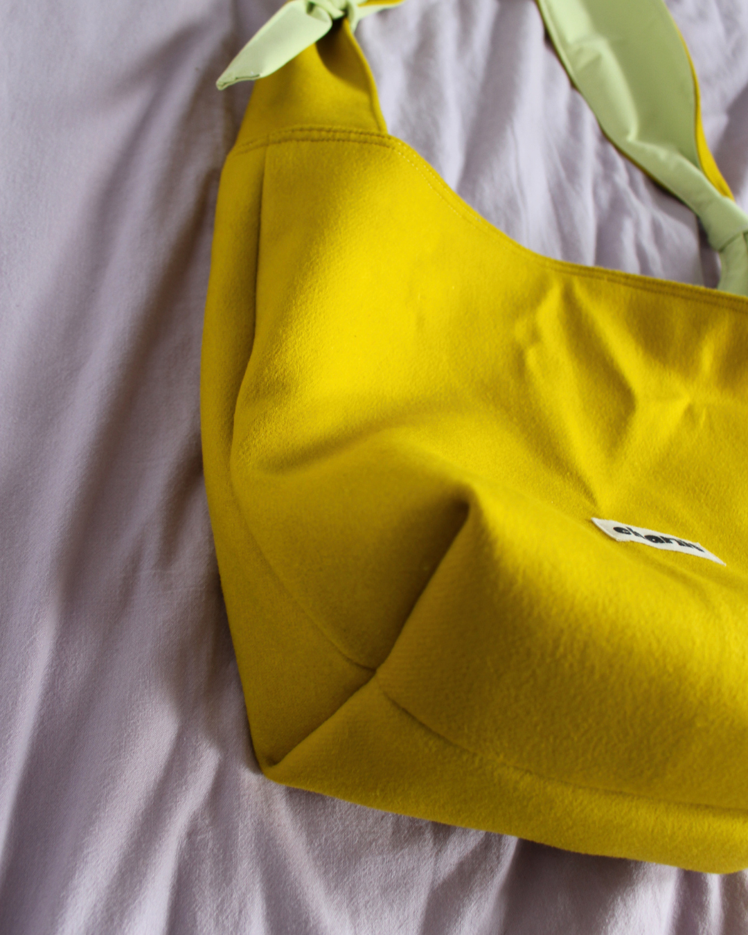 sac-réversible-eva-bandouliere-impermeable-jaune-3.png