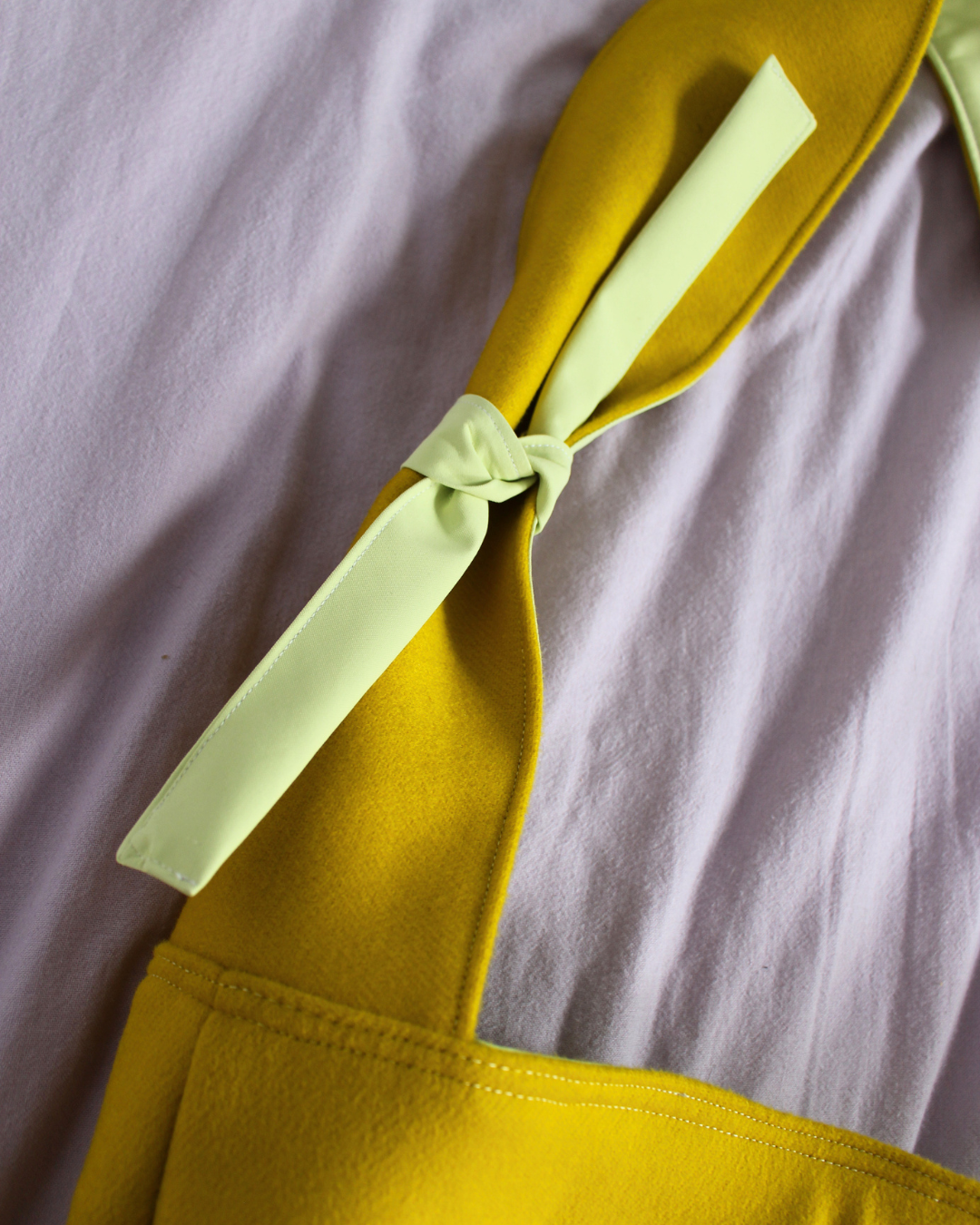 sac-réversible-eva-bandouliere-impermeable-jaune-5.png