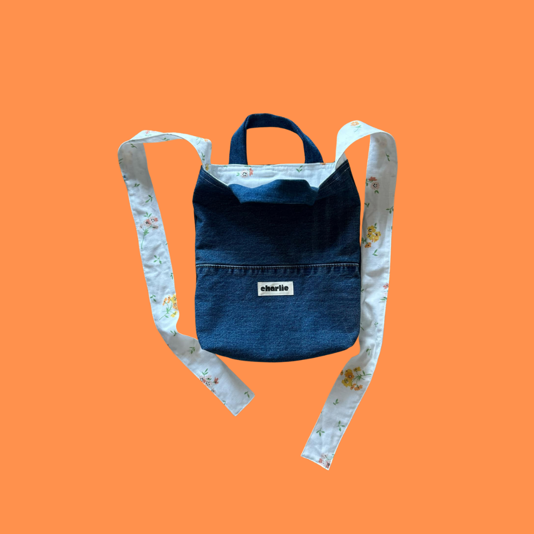le-mini-sac-ajustable-réversible-fleurs-jeans-flow-3.png
