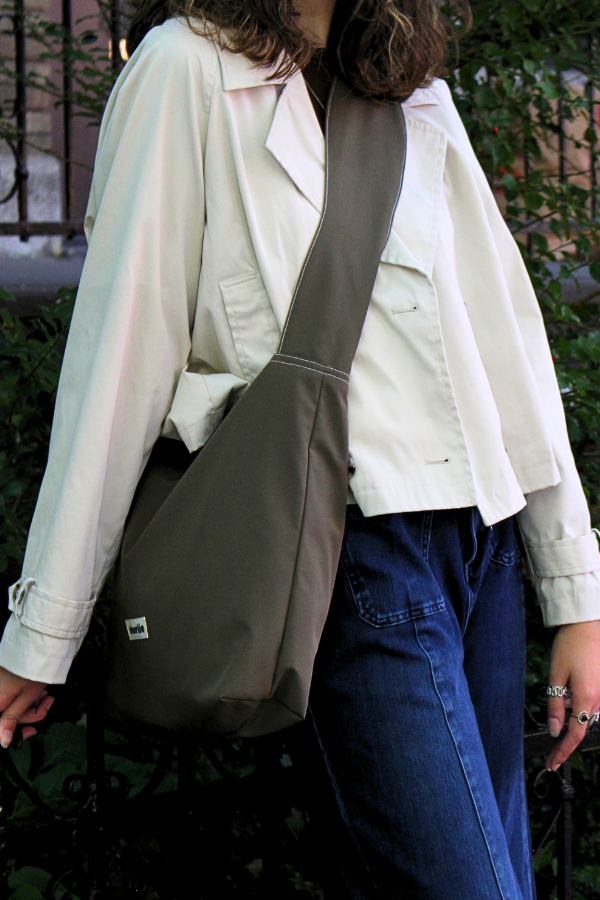 essentiel-sac-reversible-bandoulière-impermeable-kaki-5.png