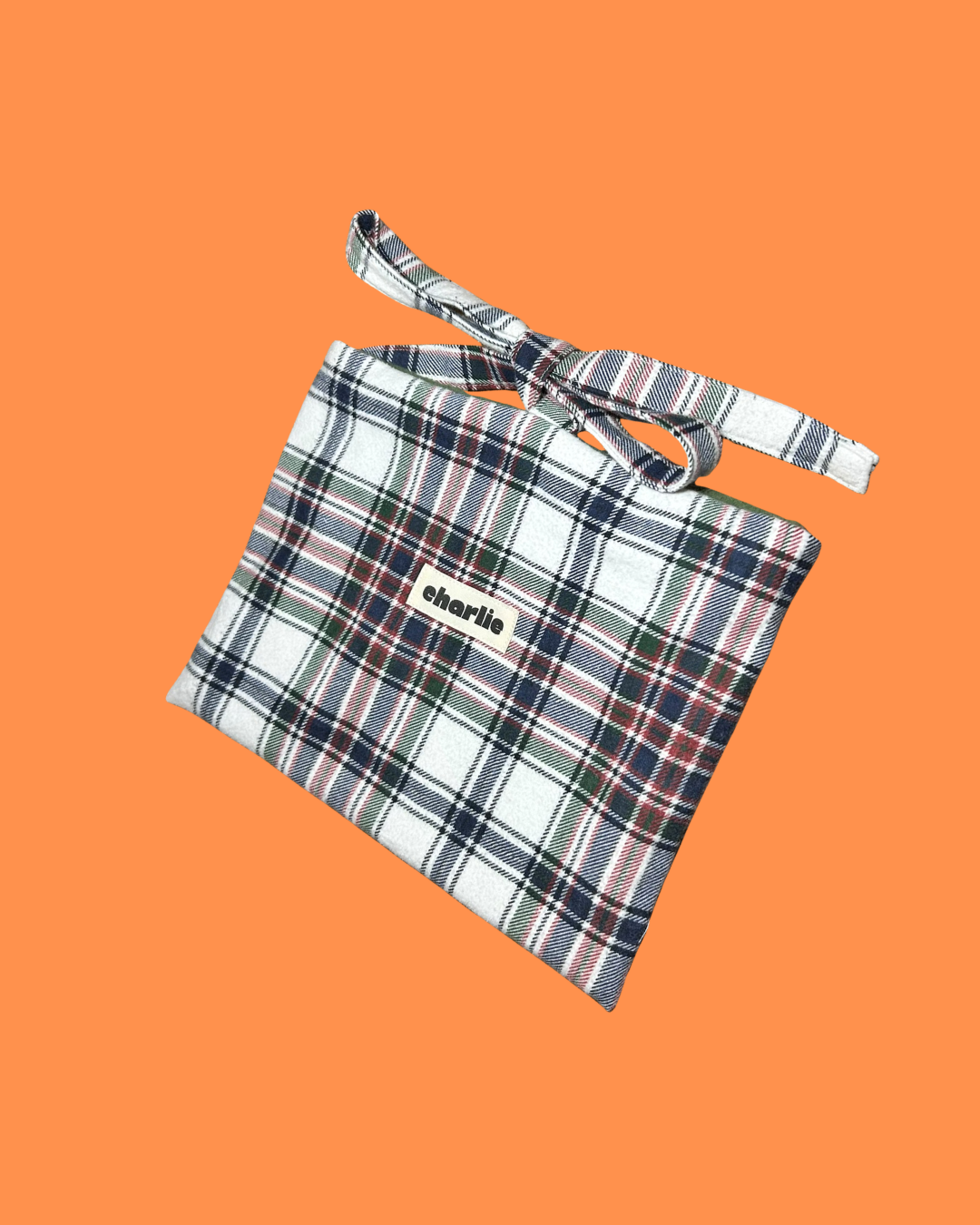 pochette-à-livre-coquette-flot-carreaux-vert-3.png