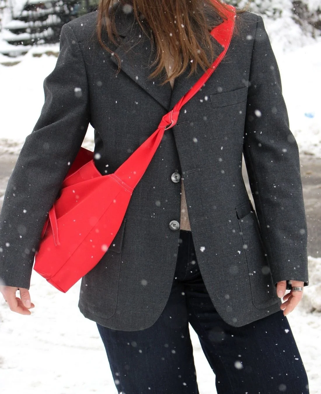 Charlie Hulin-Olivia-sac-bandouliere-imperméable-rouge-5.jpg