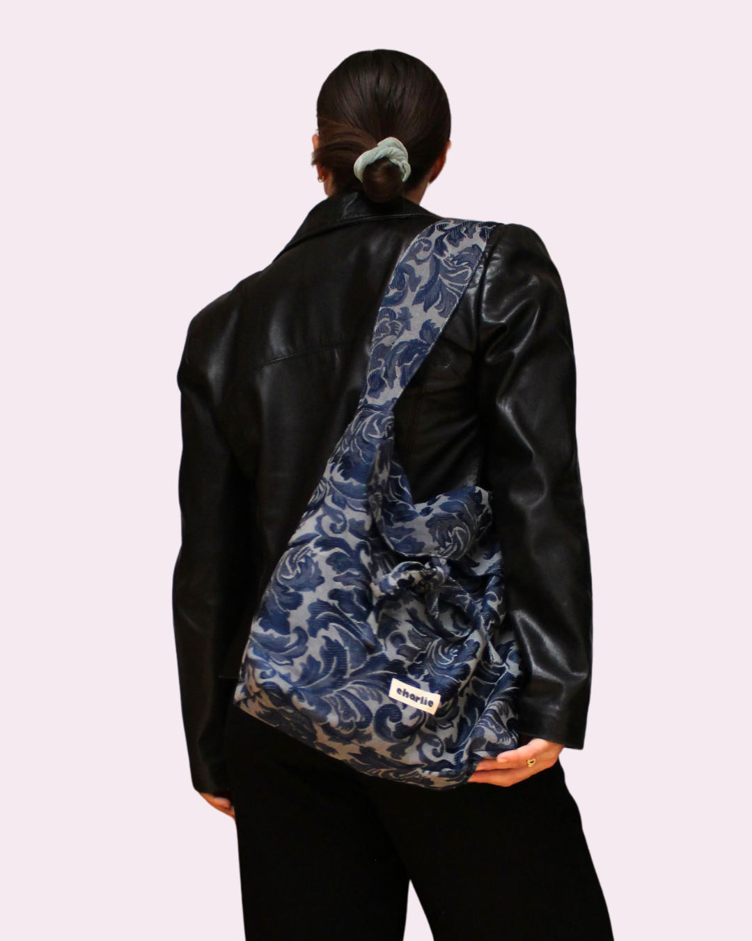 audacieux-sac-épaule-bleu-royal-6.png
