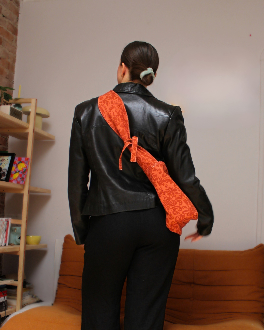eva-sac-réversible-bandoulière-beige-brique-7.png