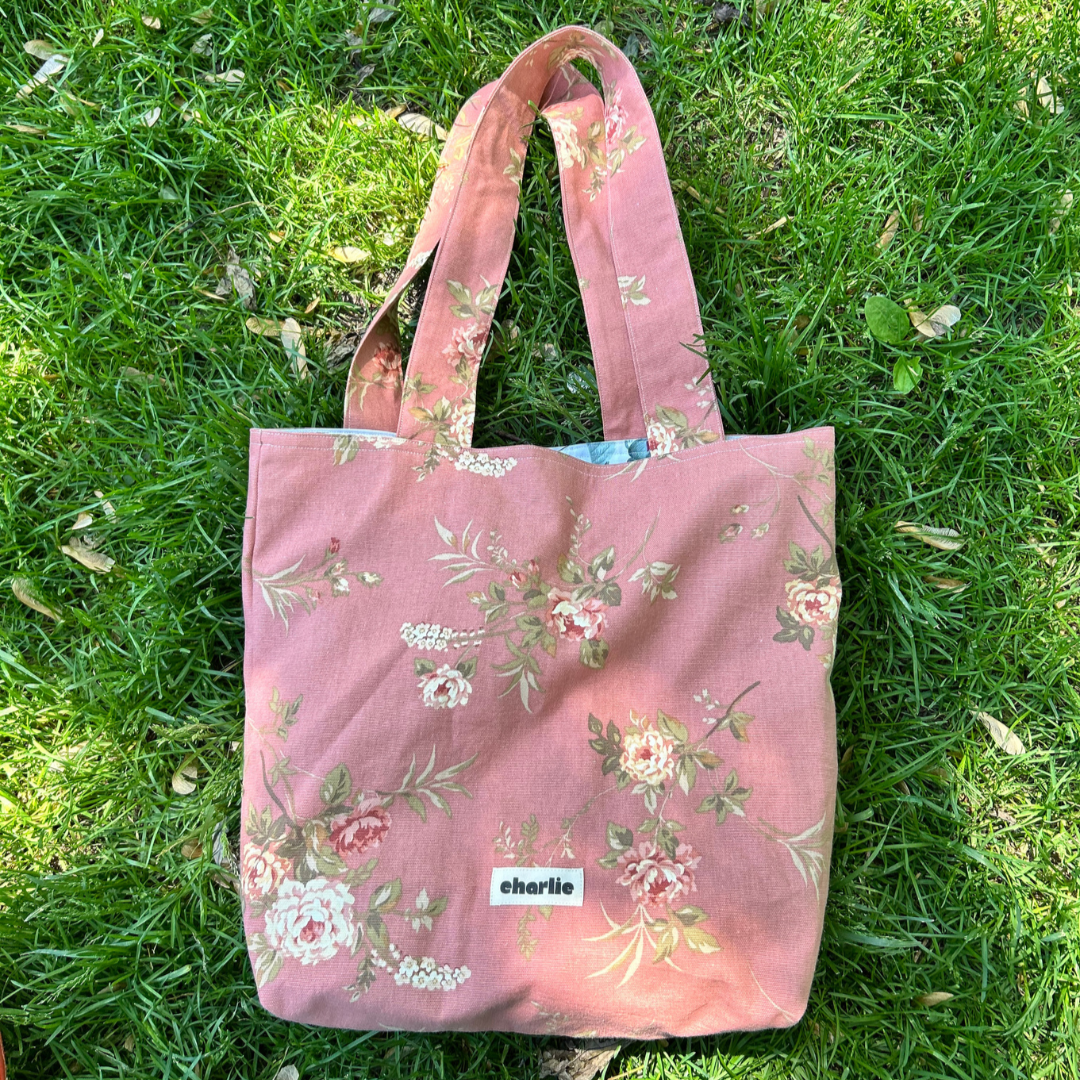 Le+Tote-sac-r%C3%A9versible-rose-fleurs-1.png