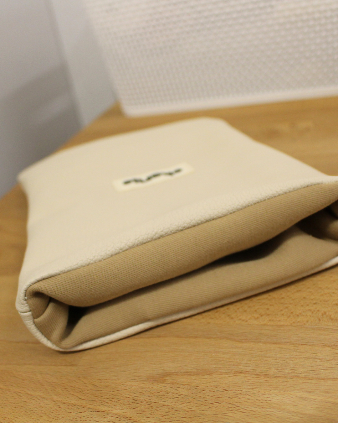 pochette-livre-grand-format-cuir-crac-creme-4.png
