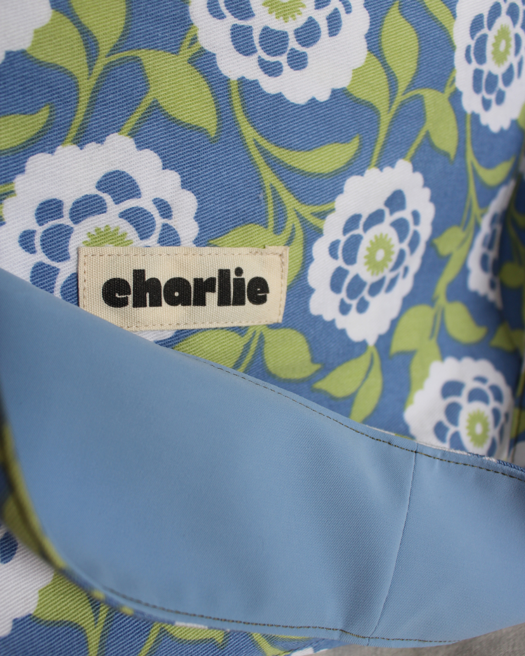essentiel-sac-reversible-impermeable-bleu-ciel-5.png