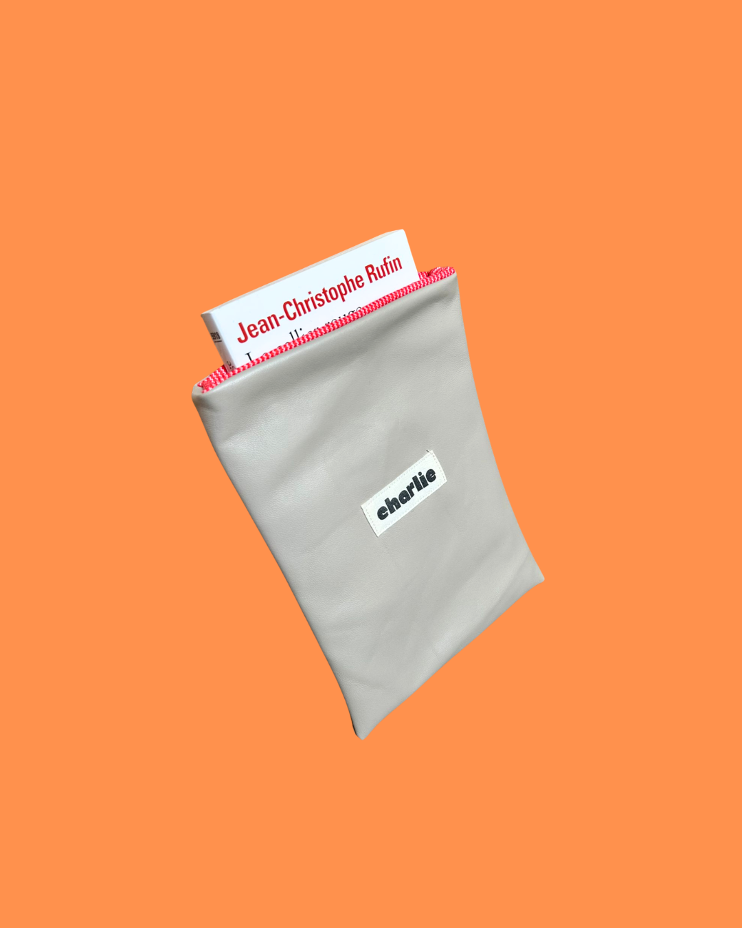 pochette-kindle-petit-livre-cuir-beige-3.png