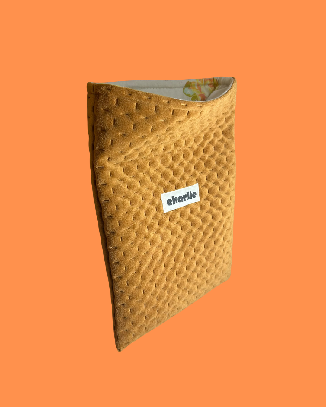 grande-pochette-livre-caramel-1.png